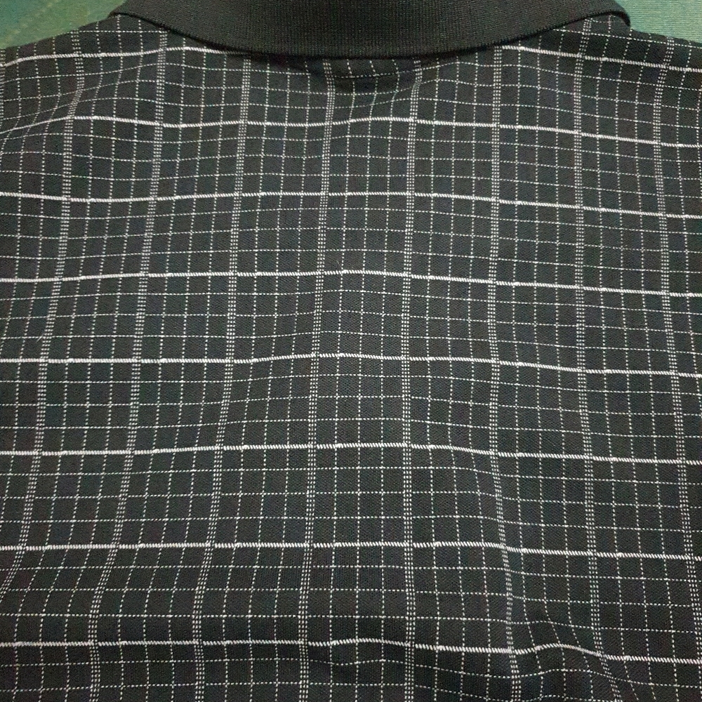 Men's short-sleeved shirt with large striped pattern made of genuine black
